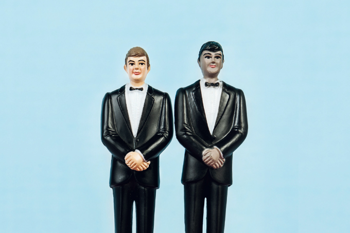 Liberar o casamento gay previne suicídios