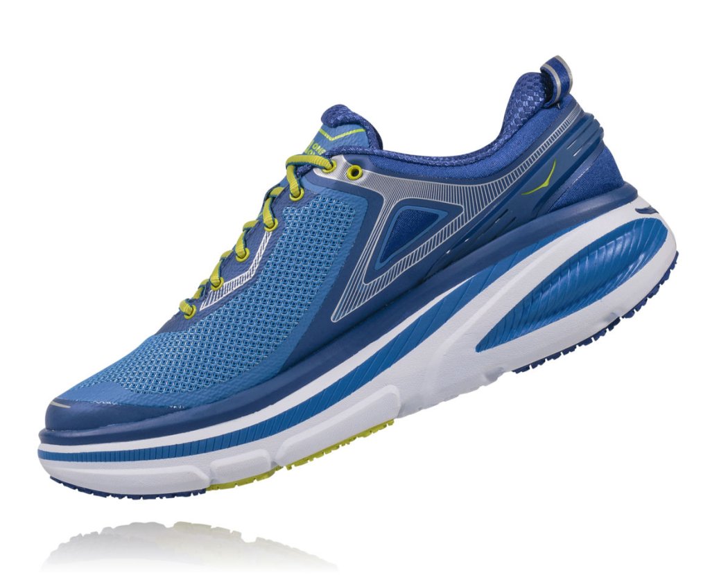 Tênis maximalista pode aumentar o risco de lesões durante corrida