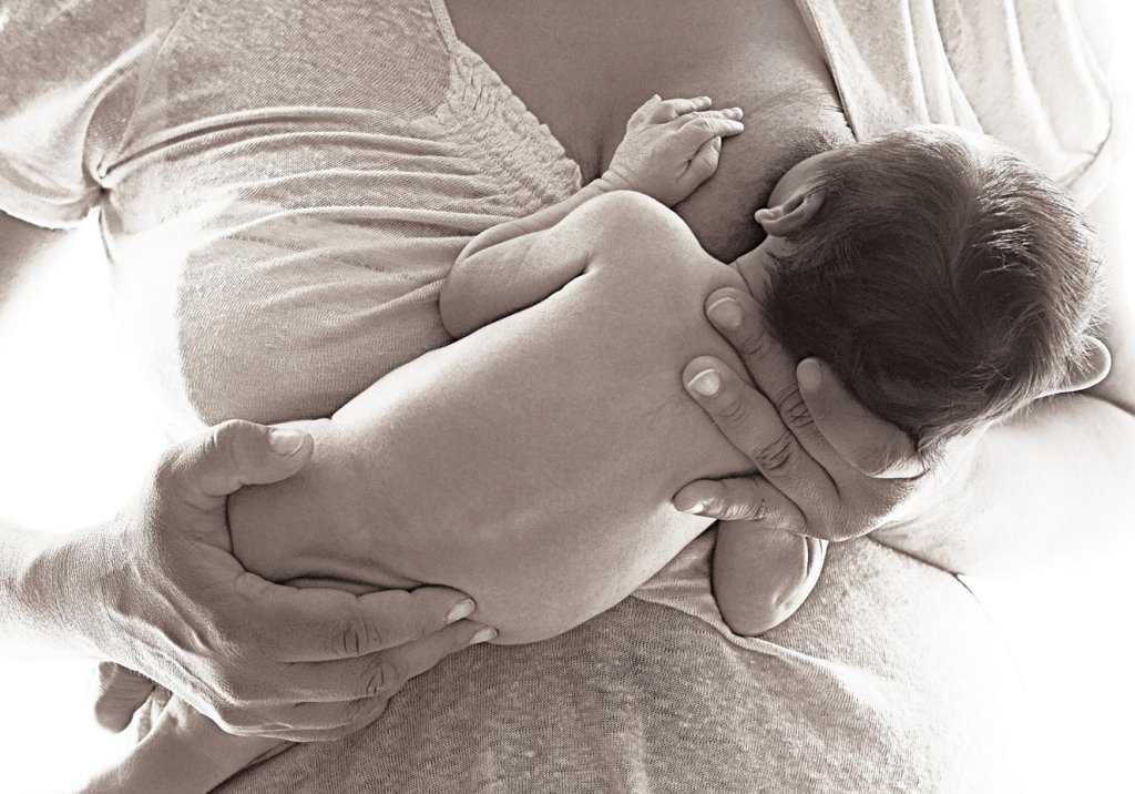 Aleitamento materno: estigmas, mitos e desafios