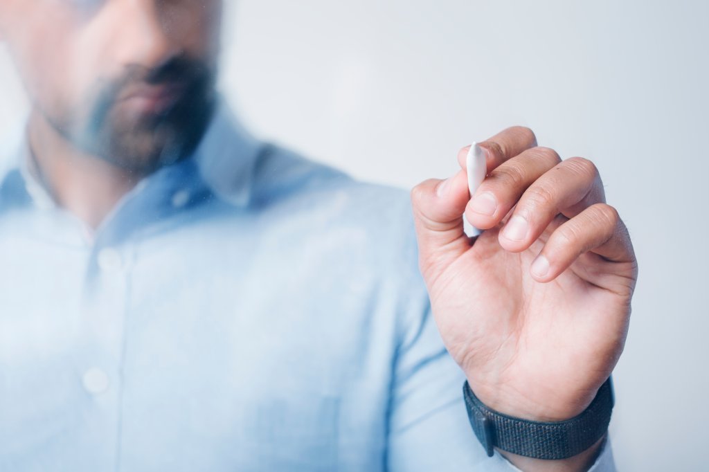 Esclerose sistêmica: alteração de cor nas pontas dos dedos pode ser alerta