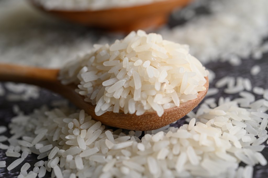 Água de arroz ajuda mesmo a pele?