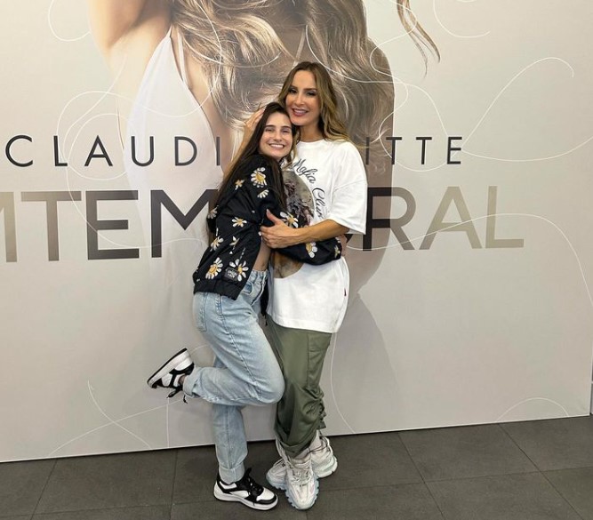 isabella-oliveira-claudia-leitte