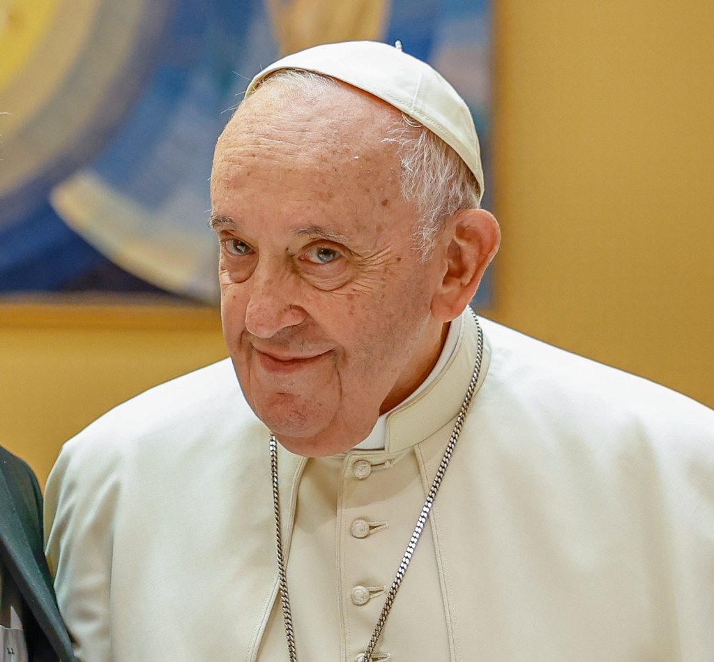 Insuficiência renal, infecção e pneumonia: entenda quadro do Papa Francisco