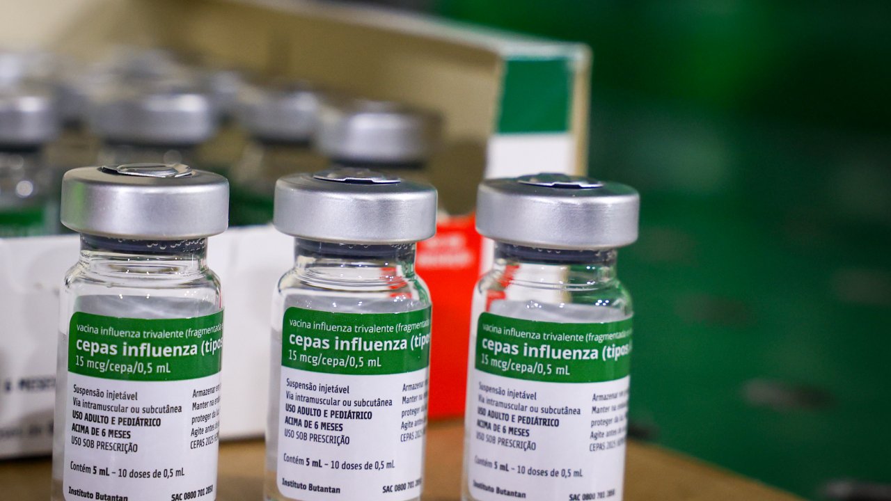 saude-medicina-vacina-gripe-influenza-campanha