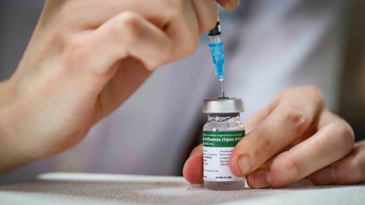 saude-medicina-vacina-gripe-imunizacao-influenza