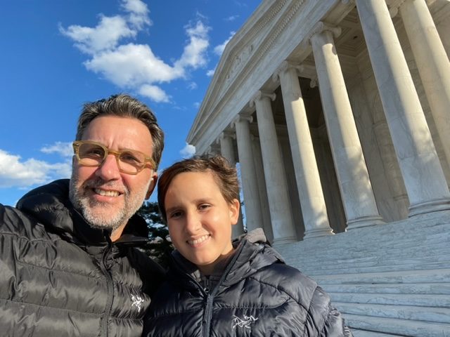 Pai lidera missão científica pela cura do câncer do filho